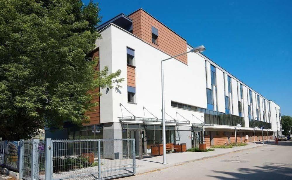 Na Grobli 16A Apartment Wroclaw Bagian luar foto